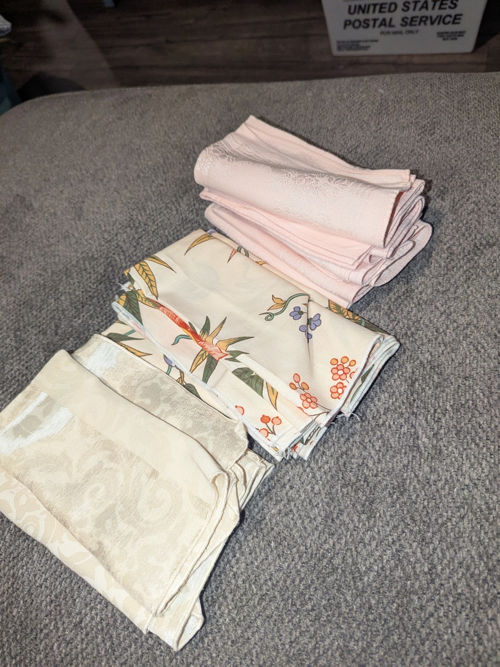 Set of Soft Pink and Floral Kitchen Napkins - Elegant Table Linens